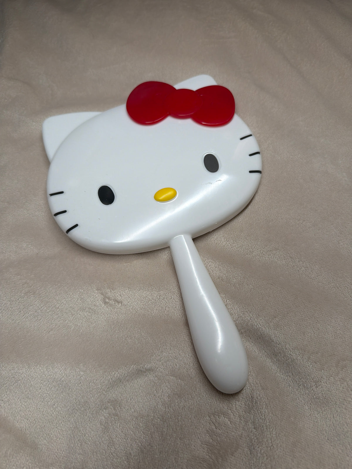 kitty handheld mirror
